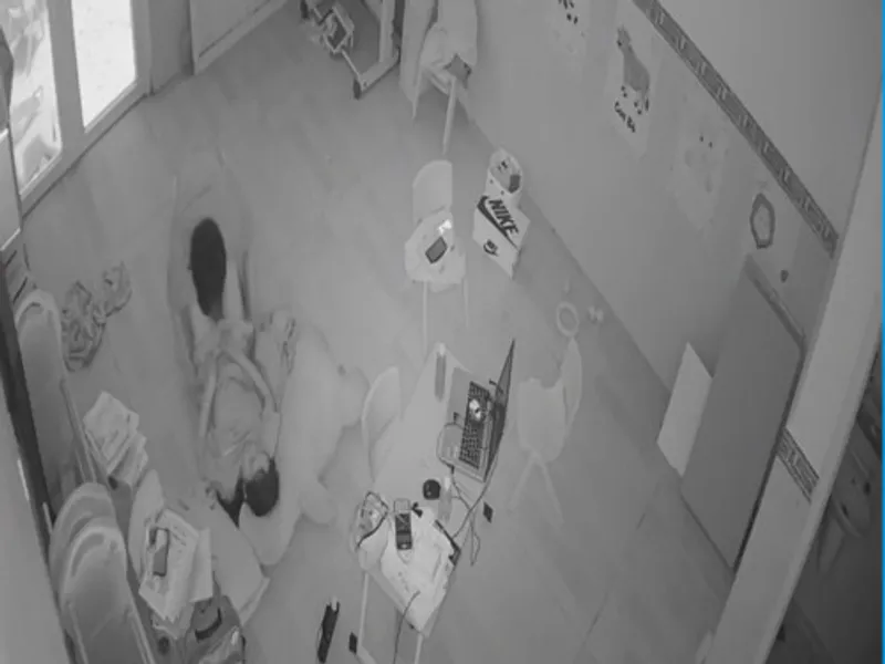 Lộ clip Trả bài cùng cô bạn gái tại phòng khách